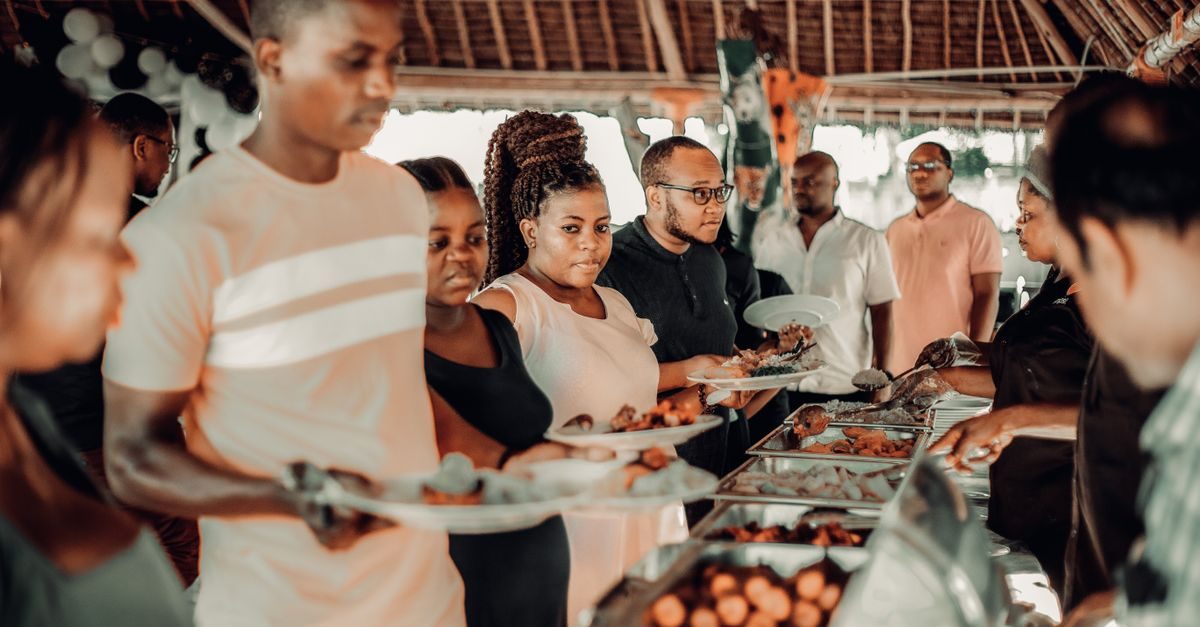 Buffet de traiteur au Sénégal, création de site web pour la restauration à Dakar